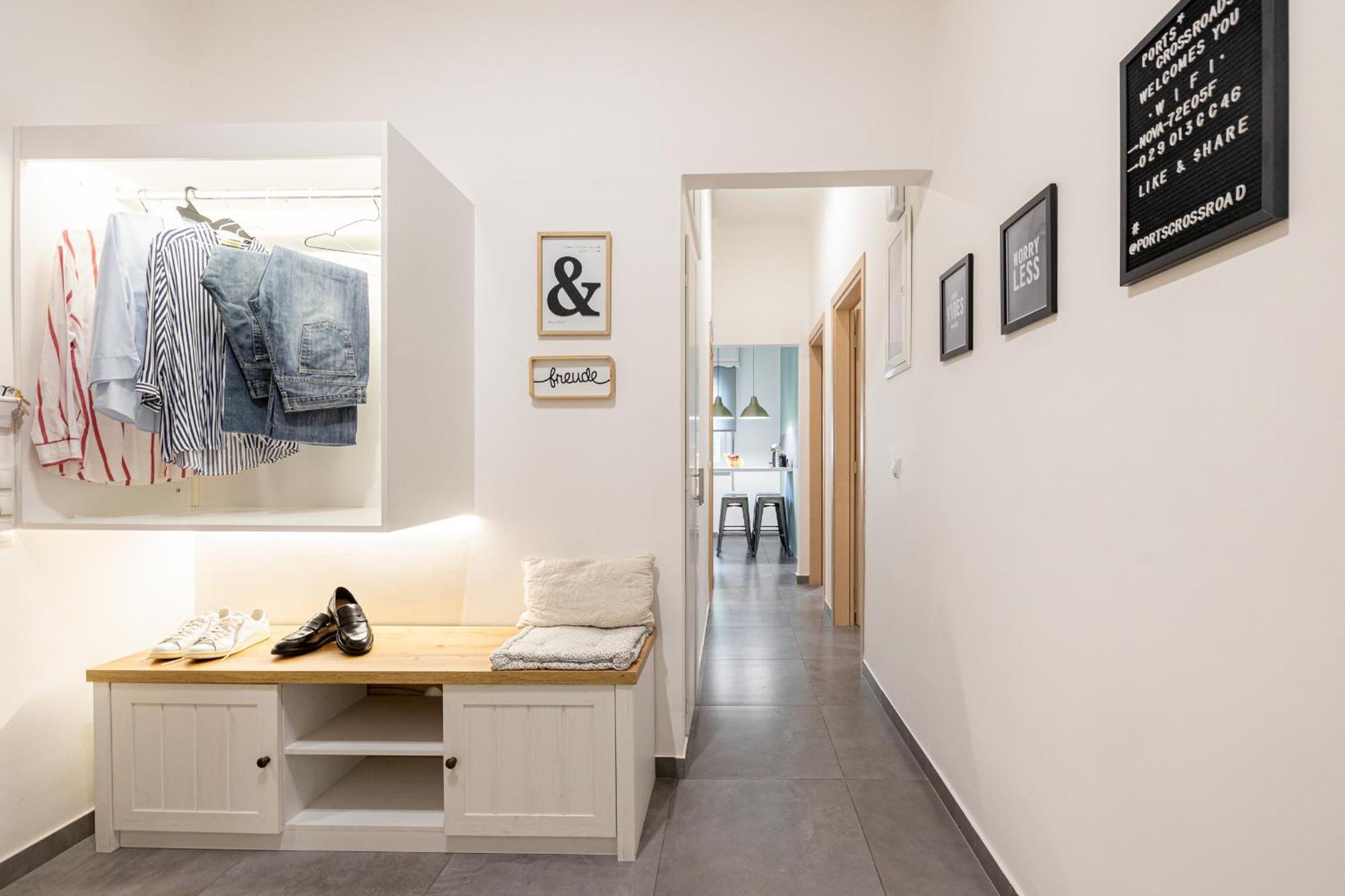 Ports Crossroad C Apartment Пирея Екстериор снимка